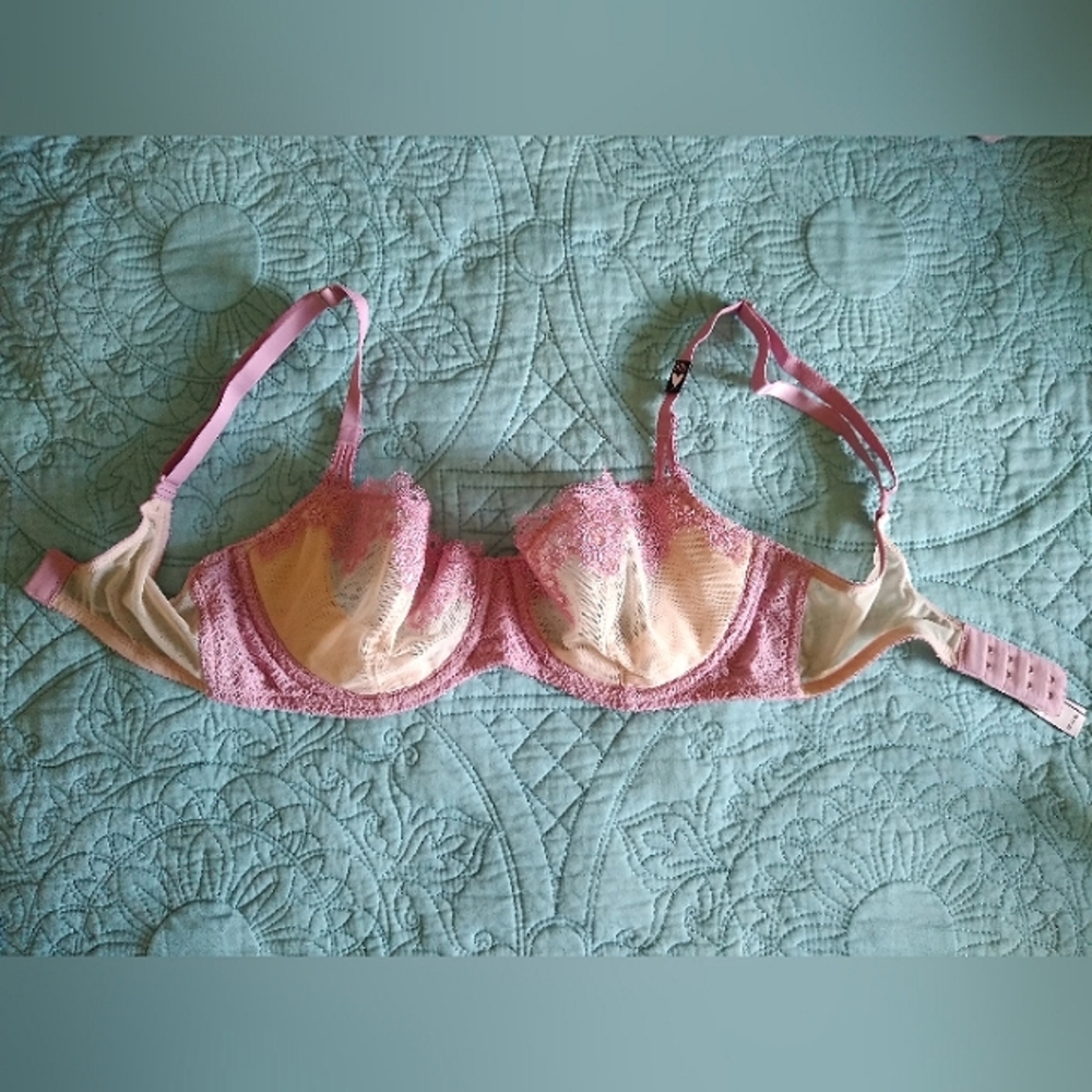 NWT VS Beige & Mauve Dream Angels Unlined Bra 32D